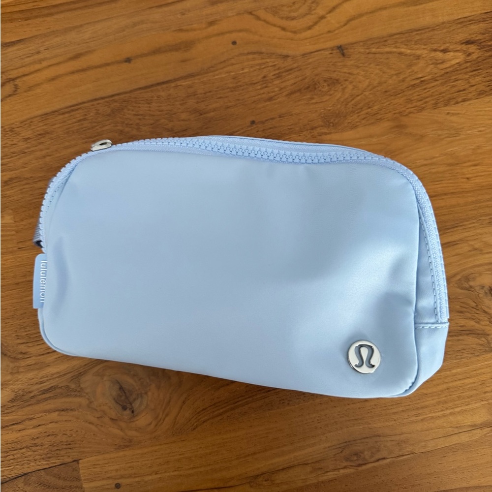 Lululemon Everywhere Bag in blue - nwt new